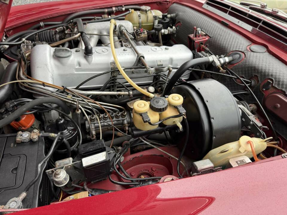 Image 46/50 of Mercedes-Benz 280 SL (1971)