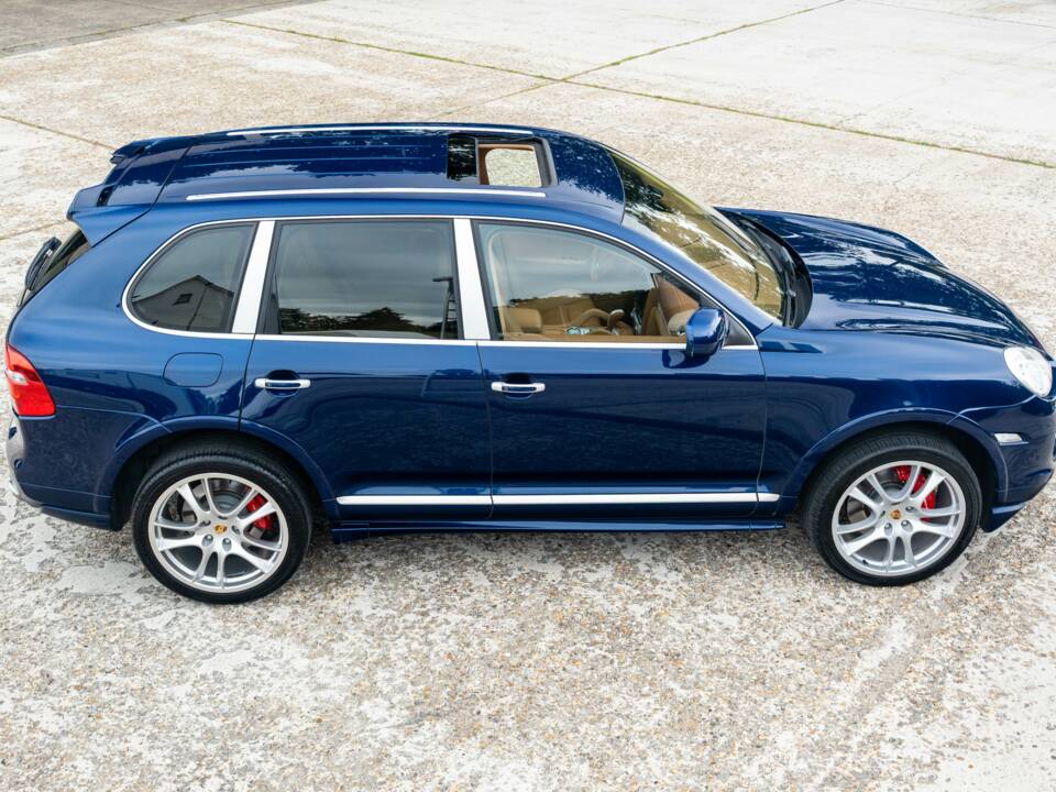 Image 3/25 of Porsche Cayenne Turbo (2008)