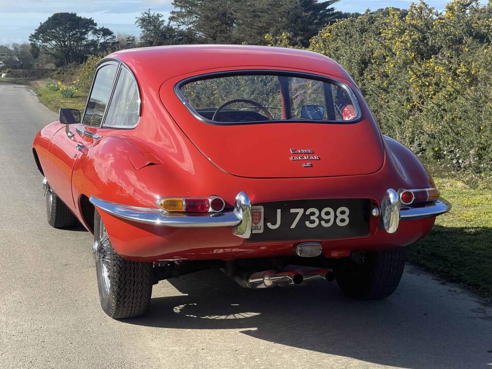 Afbeelding 2/12 van Jaguar E-Type (2+2) (1966)