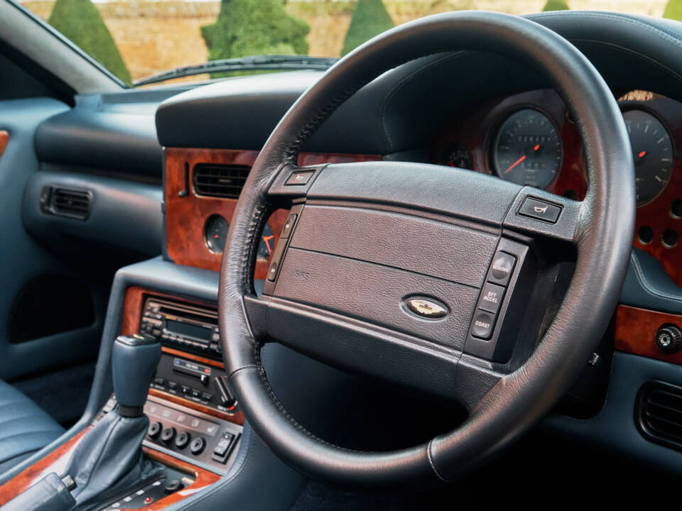 Image 9/23 of Aston Martin Virage Volante (1994)