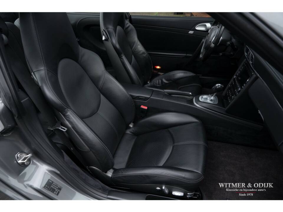 Image 8/41 of Porsche 911 Carrera 4S (2009)