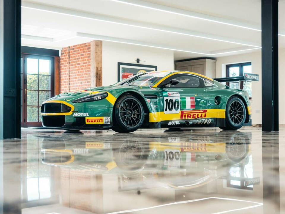 Image 1/30 of Aston Martin DBR9 GT1 (2006)