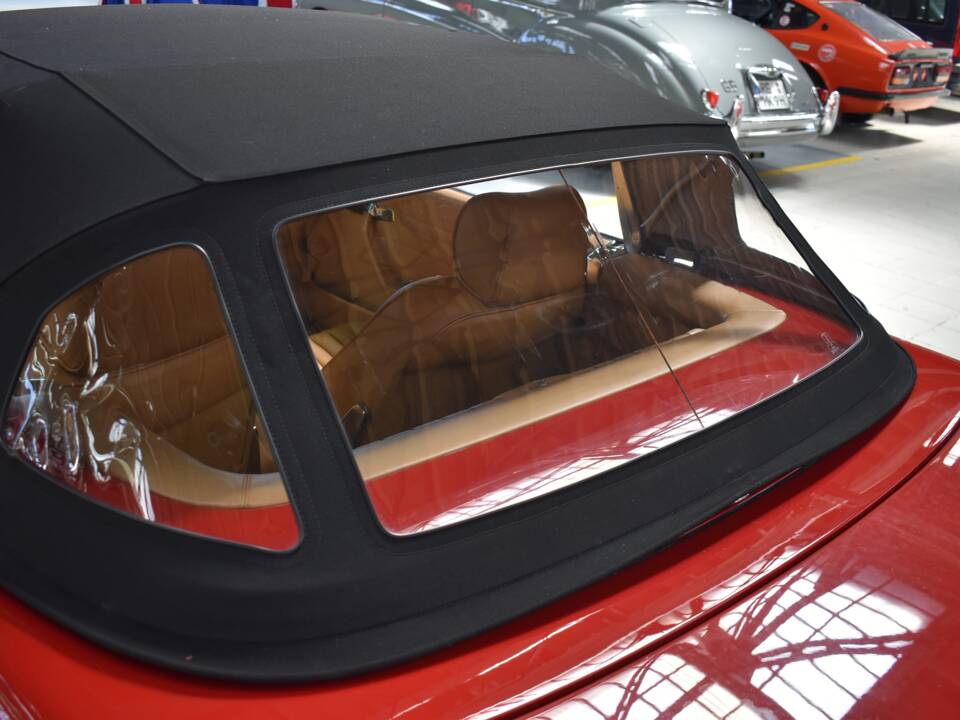 Image 19/94 of Mercedes-Benz 560 SL (1988)