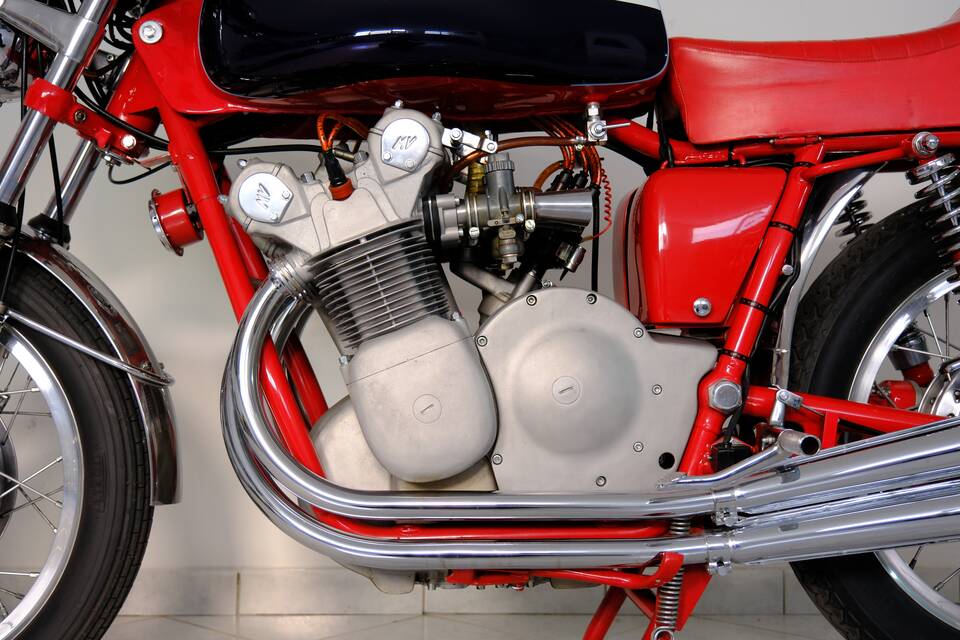 Image 56/99 of MV Agusta 750 Sport (1971)