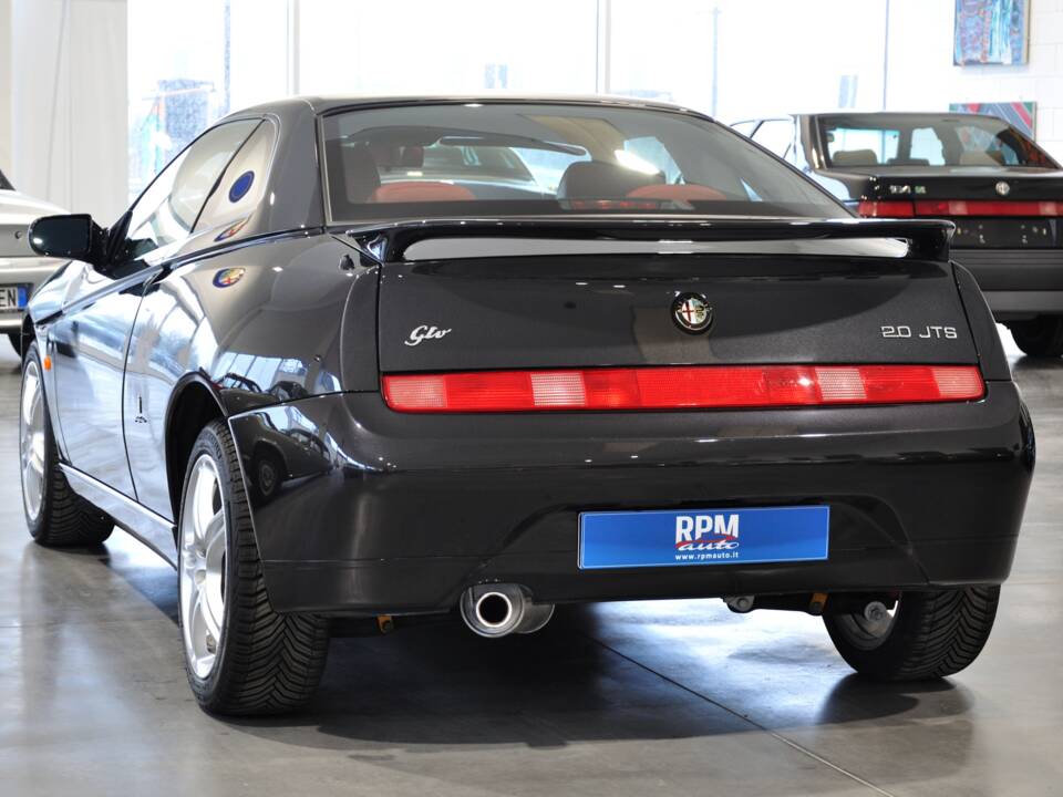 Immagine 3/39 di Alfa Romeo GTV 2.0 JTS (2005)