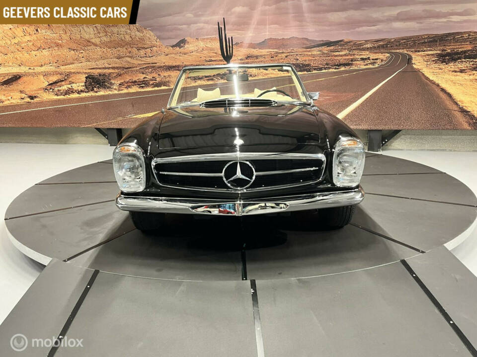 Image 3/46 de Mercedes-Benz 280 SL (1970)