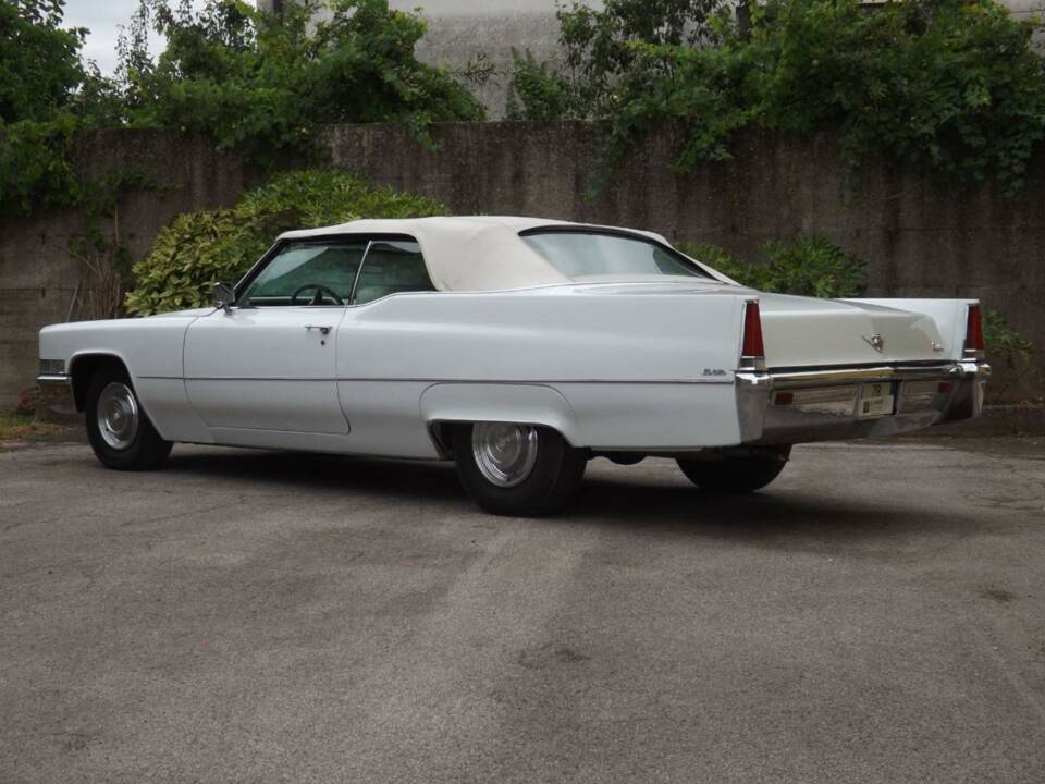 Immagine 34/50 di Cadillac DeVille Convertible (1969)