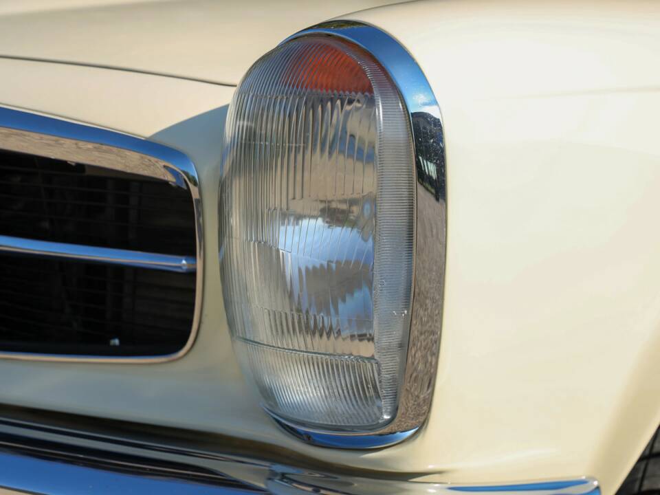 Image 27/50 of Mercedes-Benz 250 SL (1967)
