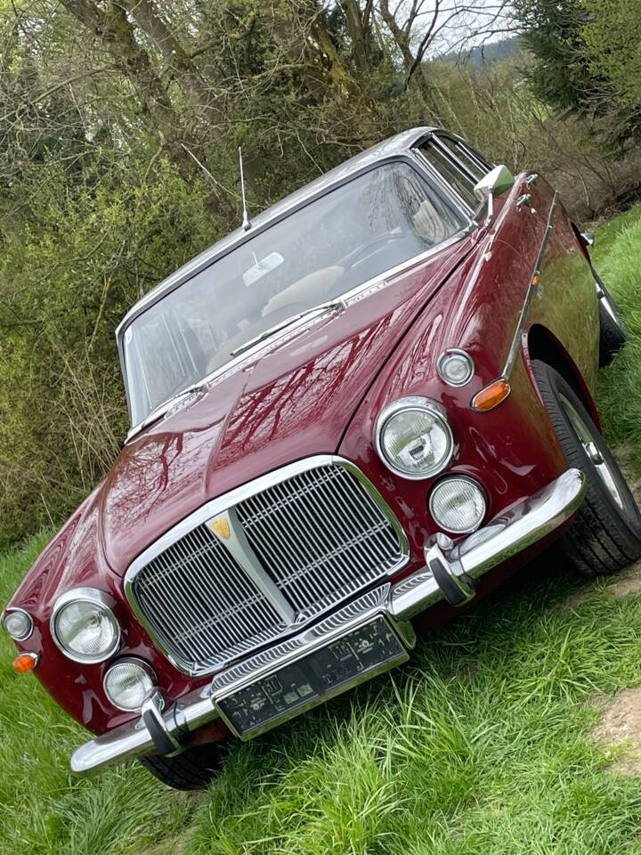 Image 3/9 de Rover 3,5 Liter Coupe (1972)