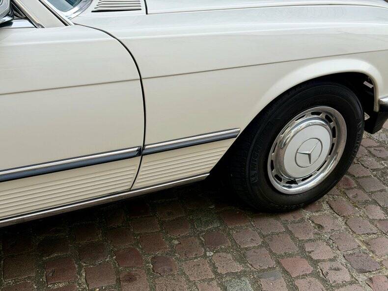 Image 20/50 of Mercedes-Benz 280 SL (1984)