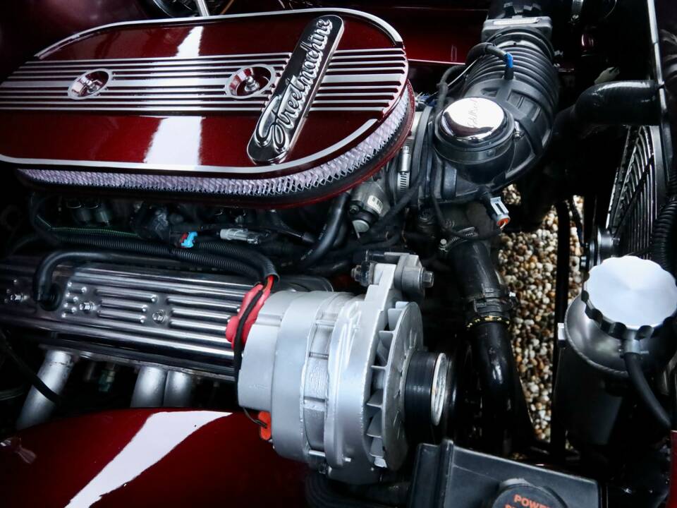 Image 32/50 of Plymouth Special Deluxe (1950)