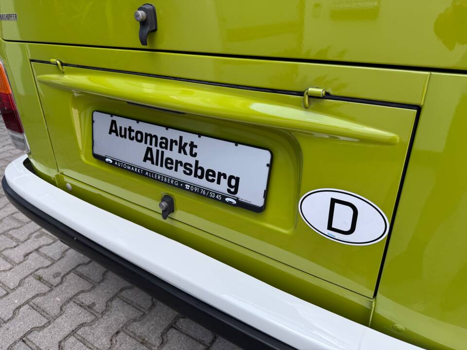 Image 38/100 of Volkswagen T2b Westfalia (1979)