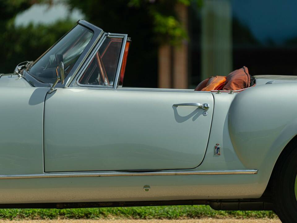 Immagine 30/50 di Lancia Aurelia B24 Convertibile (1958)