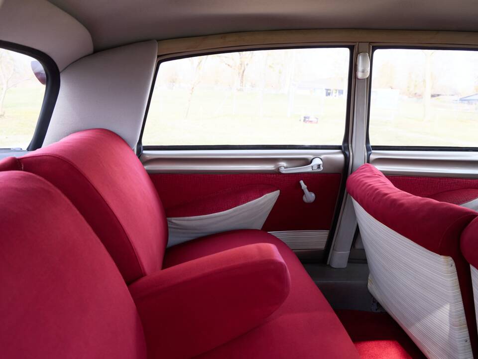 Image 28/28 of Citroën ID 19 (1966)