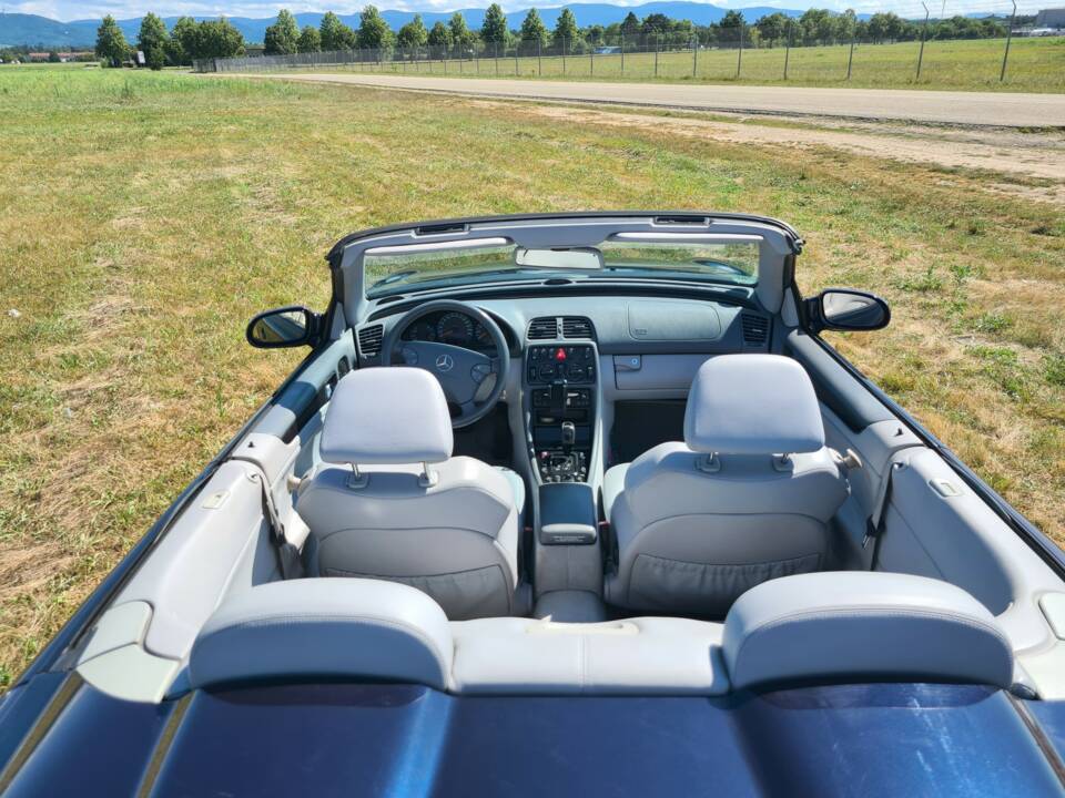 Bild 14/17 von Mercedes-Benz CLK 200 Kompressor (2000)