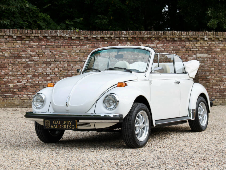 Image 21/50 of Volkswagen Käfer 1303 &quot;Champagne Edition&quot; (1977)
