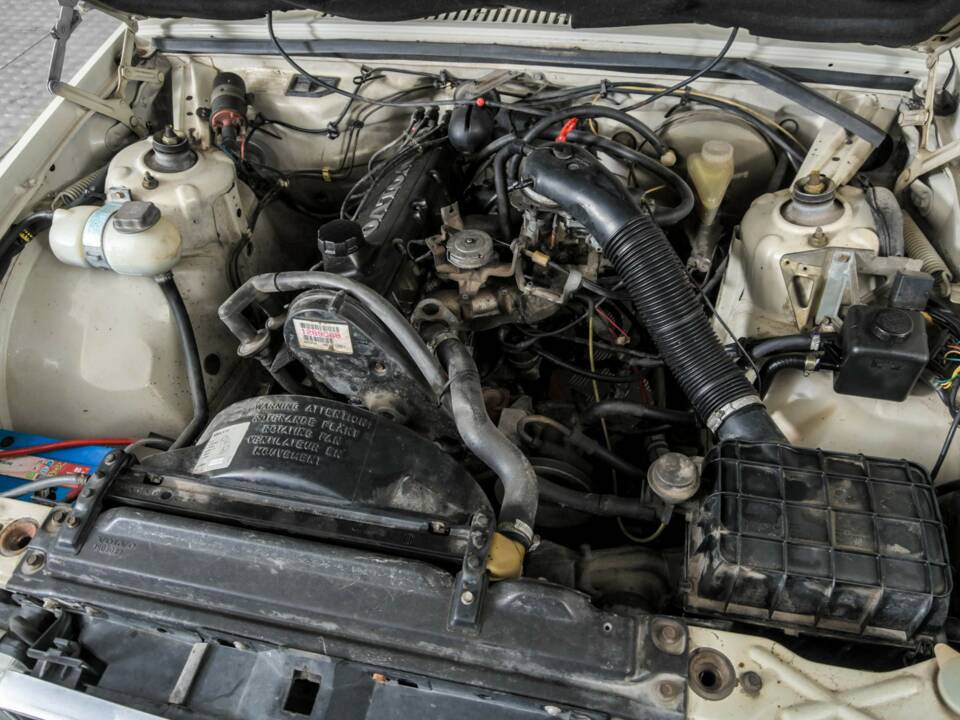 Image 37/50 of Volvo 740 GL (1987)