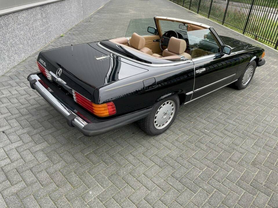 Image 12/36 de Mercedes-Benz 560 SL (1986)