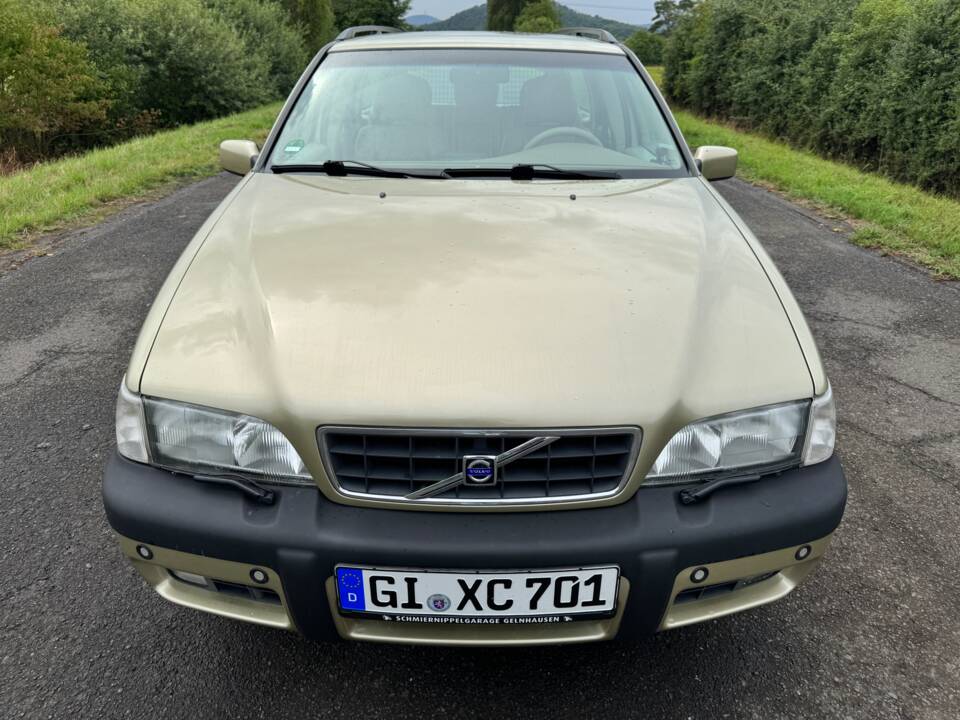 Image 9/20 of Volvo V 70 XC 2.5T (1998)