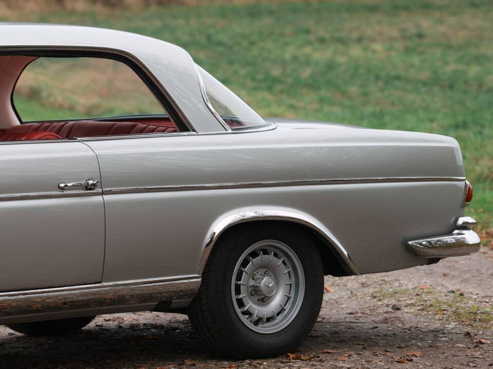 Bild 24/40 von Mercedes-Benz 300 SE (1965)