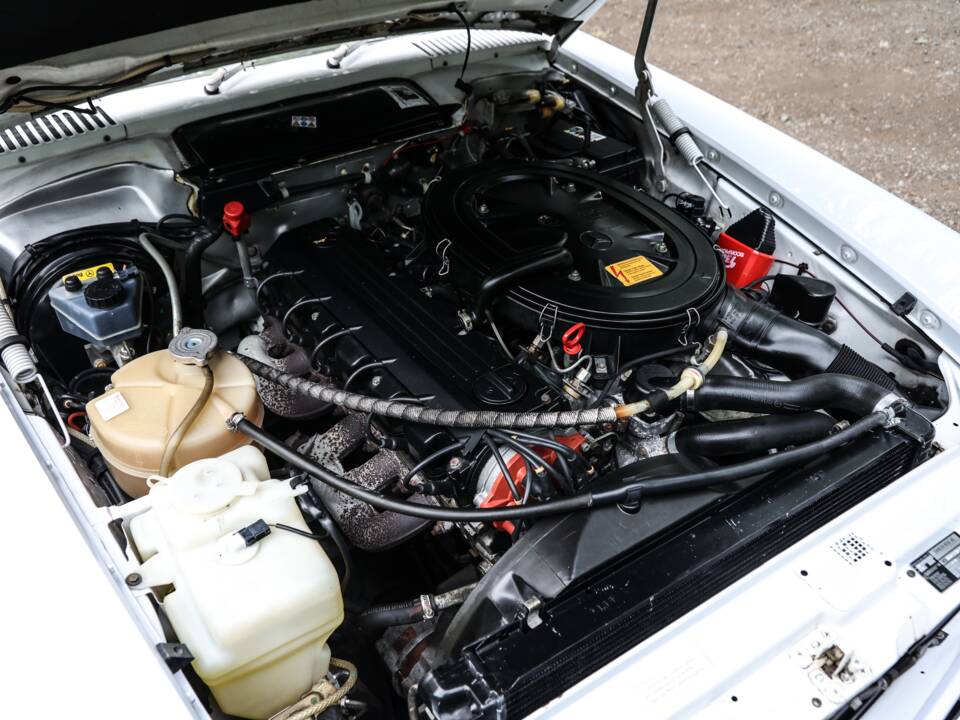 Image 13/43 of Mercedes-Benz 300 SL (1989)
