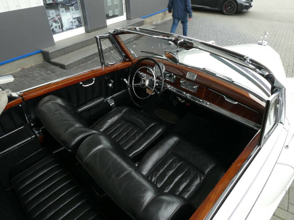 Immagine 15/33 di Mercedes-Benz 300 Sc Cabriolet A (1957)