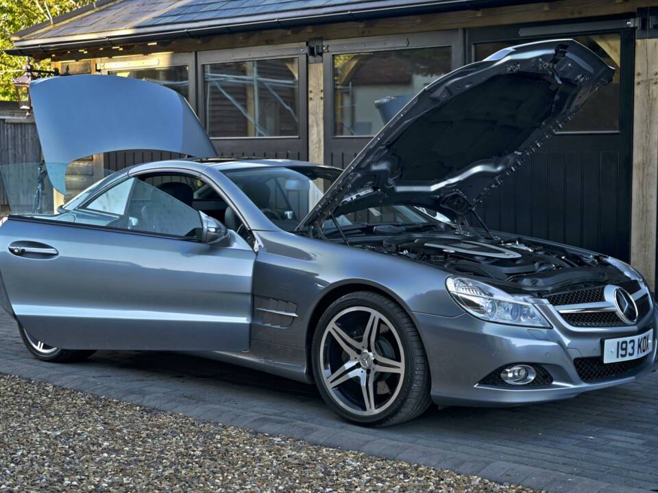 Imagen 24/50 de Mercedes-Benz SL 500 (2008)