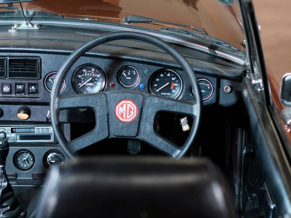 Immagine 21/25 di MG MGB Limited Edition (1981)