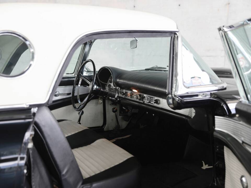 Immagine 10/50 di Ford Thunderbird (1957)