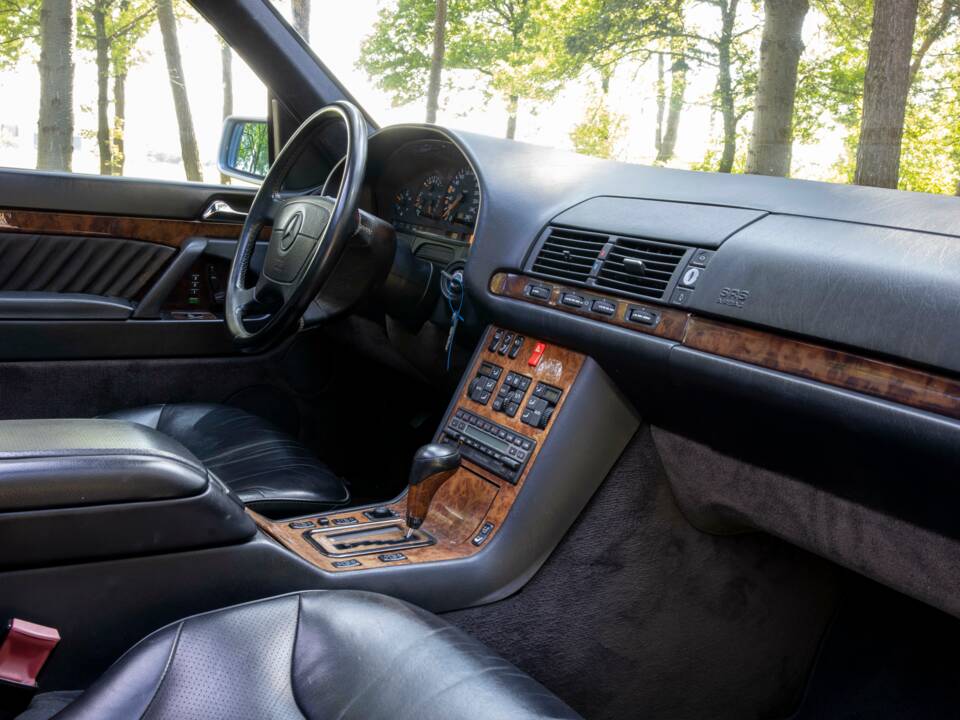 Image 51/59 of Mercedes-Benz 600 SEL (1992)