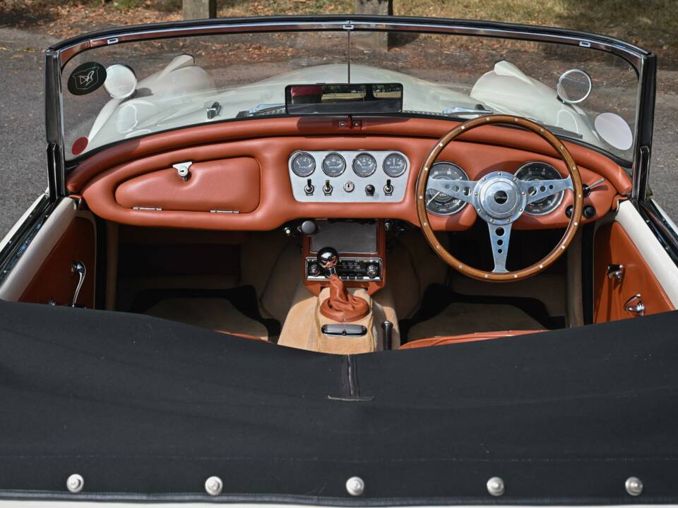 Imagen 36/50 de Daimler SP 250 (1960)