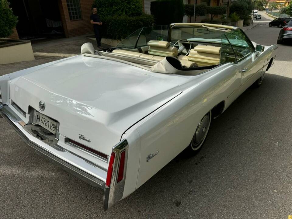 Image 6/8 of Cadillac Fleetwood Eldorado Convertible (1976)