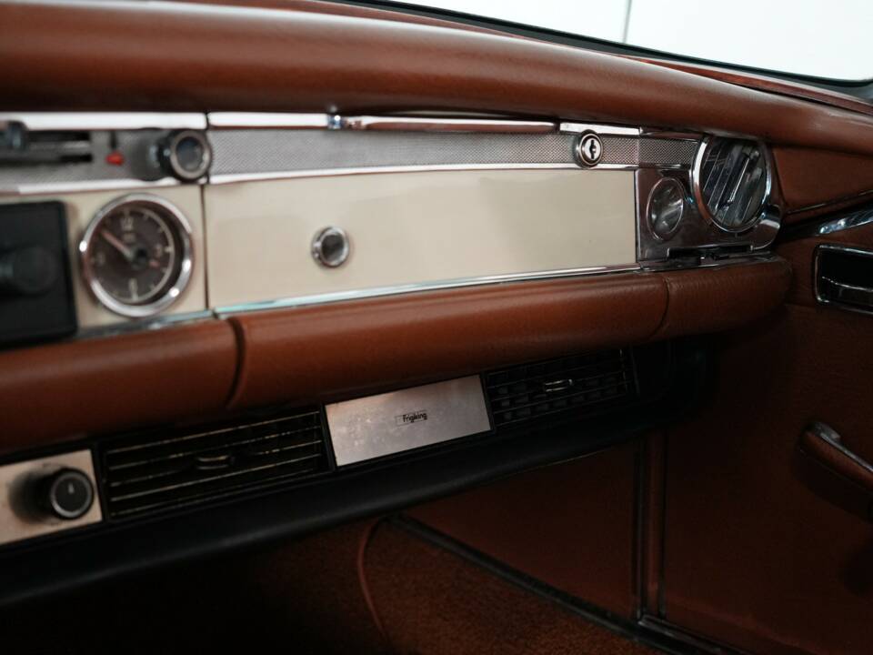 Bild 10/39 von Mercedes-Benz 280 SL (1970)