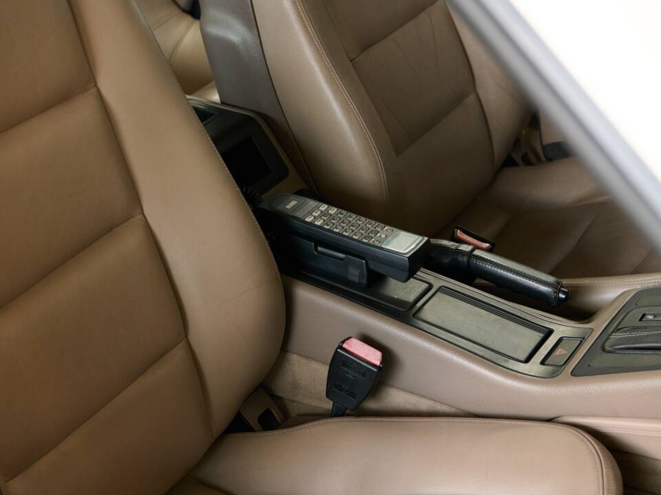 Immagine 37/50 di BMW 850i (1990)