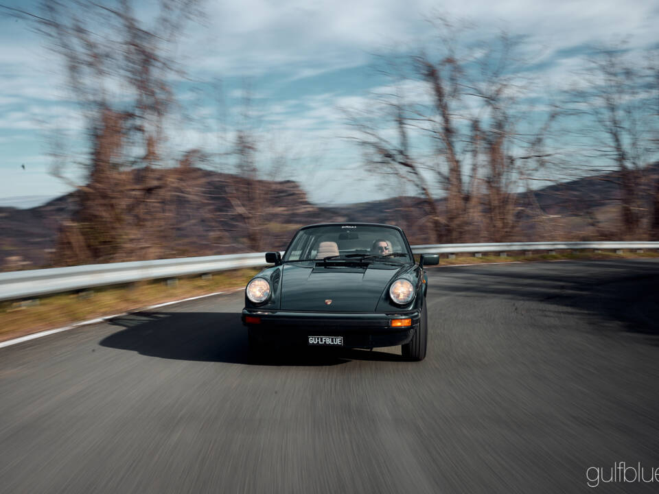 Image 32/79 of Porsche 911 SC 3.0 (1983)