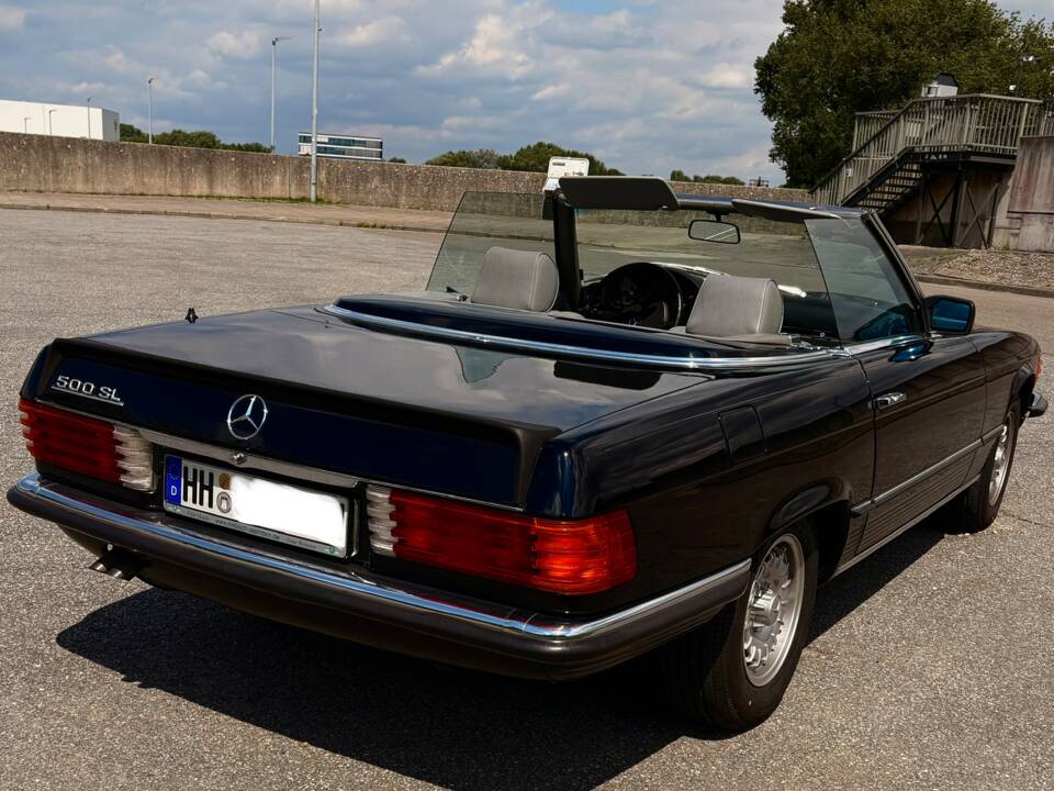 Image 4/17 de Mercedes-Benz 500 SL (1984)