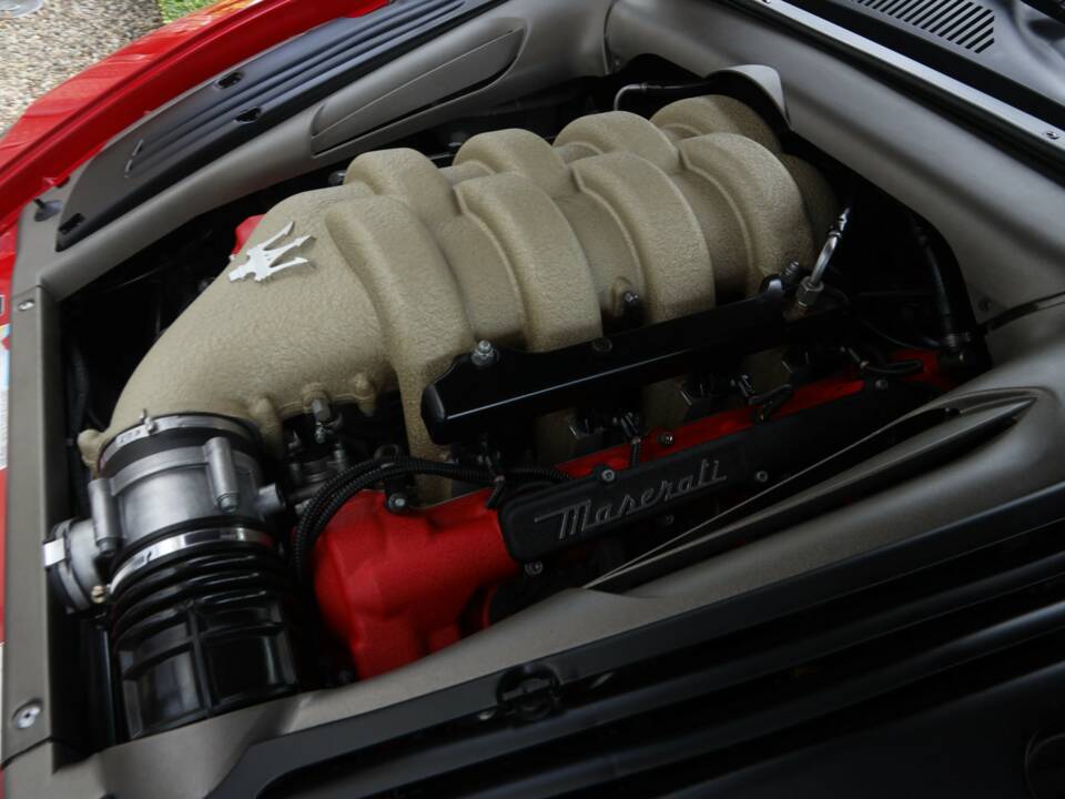 Image 19/50 of Maserati Spyder 4200 Cambiocorsa (2003)