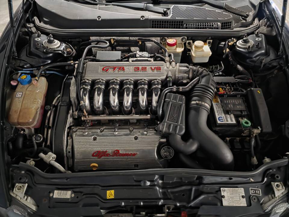 Imagen 31/31 de Alfa Romeo 147 3.2 GTA (2002)