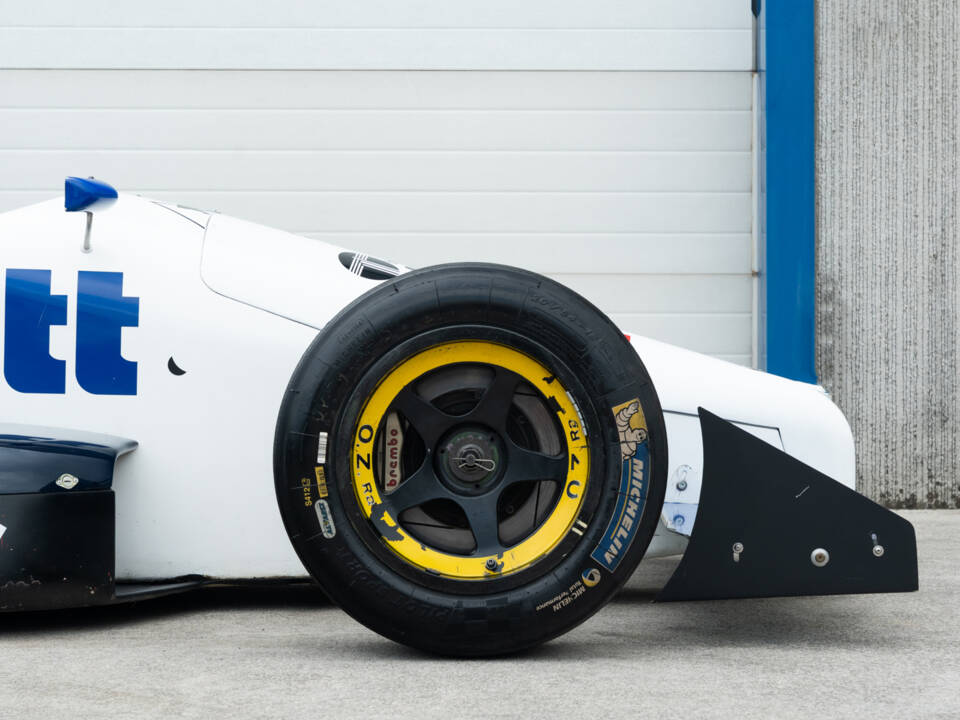 Image 12/64 of Dallara F392 Formula 3 (1992)