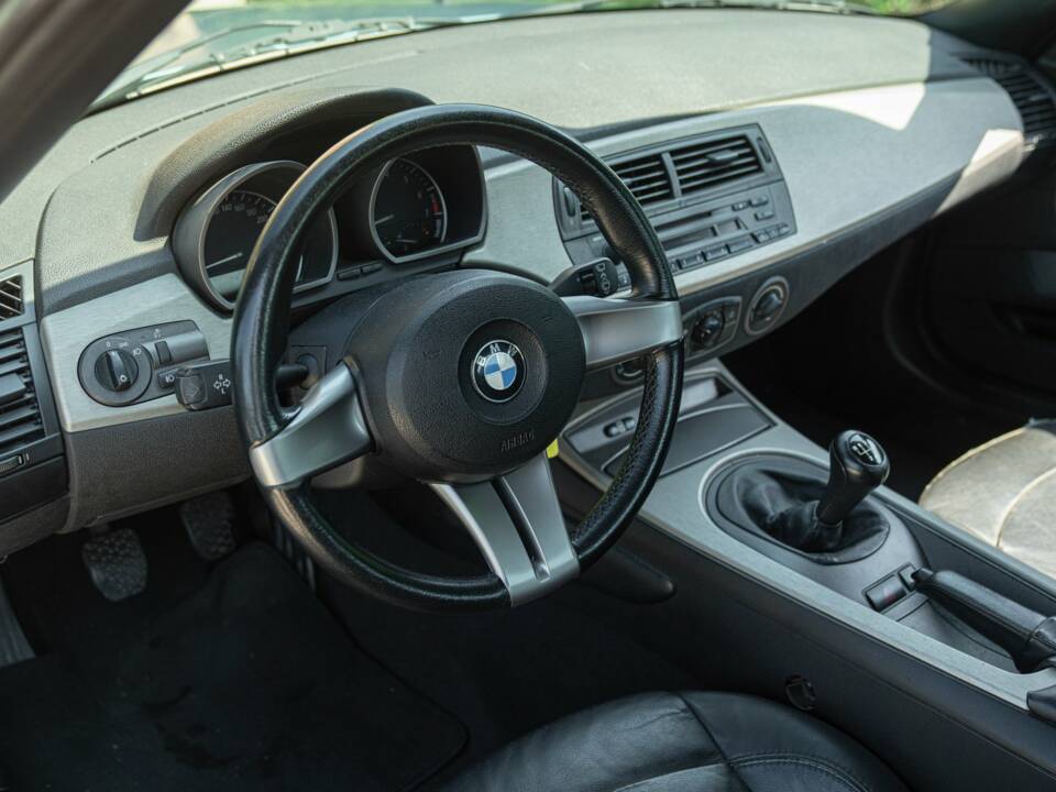 Image 24/49 of BMW Z4 2.2i (2004)
