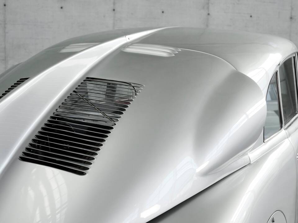 Image 42/50 of Tatra T 87 (1949)