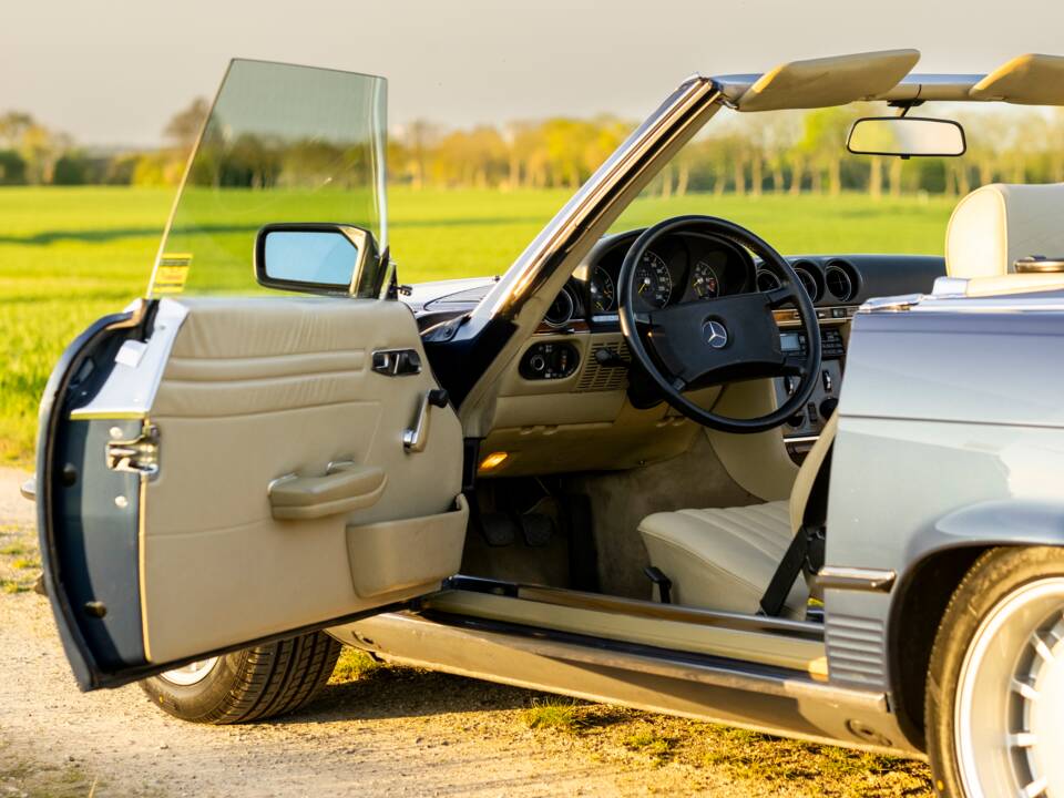 Immagine 10/42 di Mercedes-Benz 300 SL (1986)