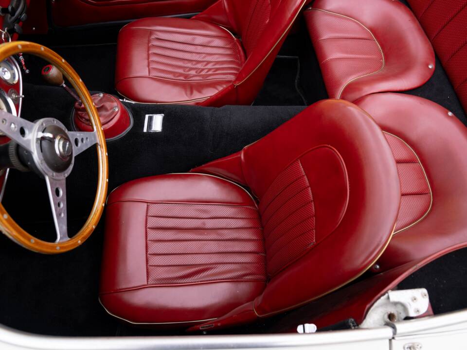 Image 10/72 de Austin-Healey 3000 Mk II (BJ7) (1962)