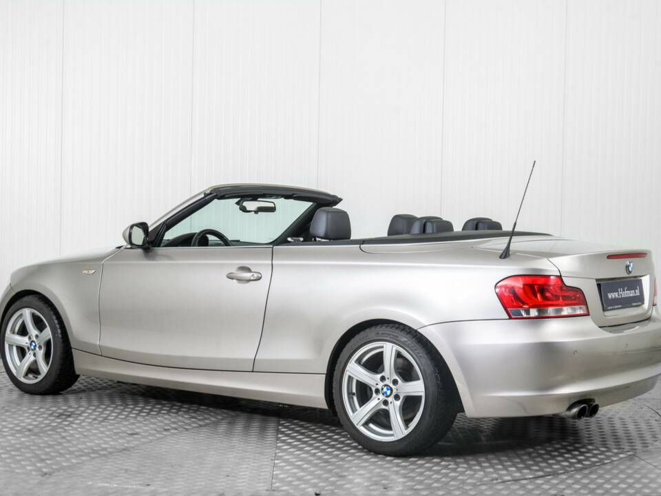 Immagine 6/50 di BMW 125i (2011)