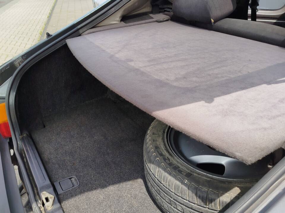 Image 27/51 of Saab 900 Turbo (1991)