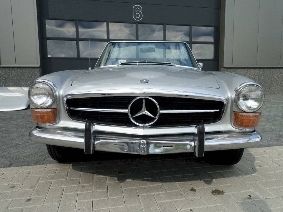 Image 4/36 of Mercedes-Benz 280 SL (1970)
