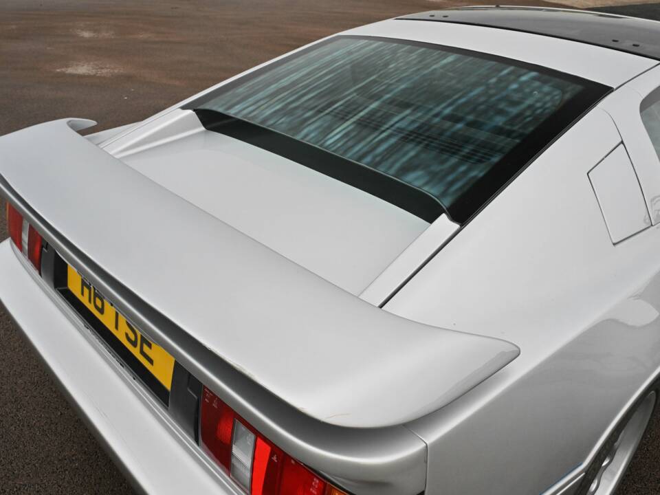 Image 21/50 of Lotus Esprit SE (1990)