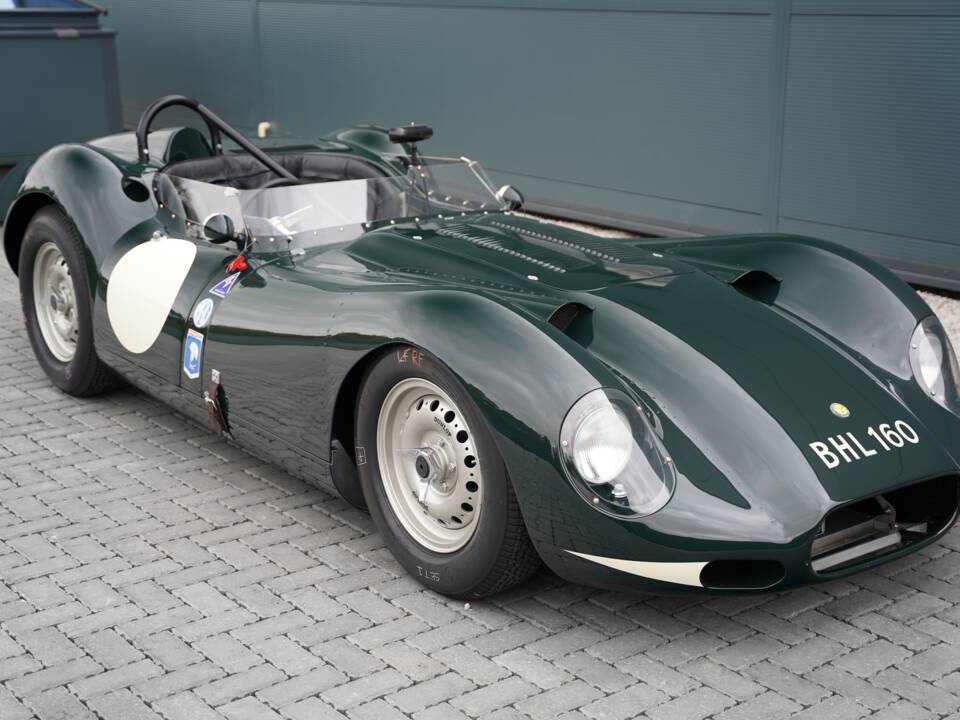 Image 31/50 of Lister Knobbly (1959)