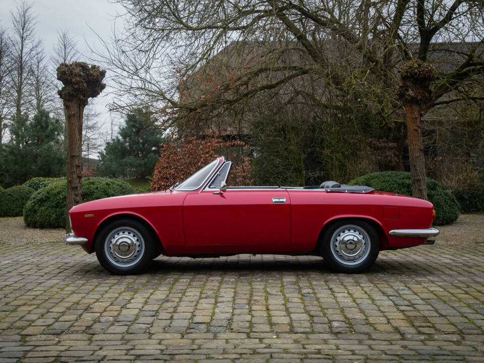 Image 6/21 de Alfa Romeo Giulia 1600 GTC (1966)