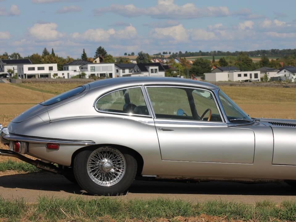 Bild 37/38 von Jaguar E-Type (2+2) (1968)